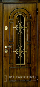 Фото внешней стороны двери «МеталлПро Уличная входная дверь с МДФ в частный дом со стеклом» с отделкой МДФ ПВХ