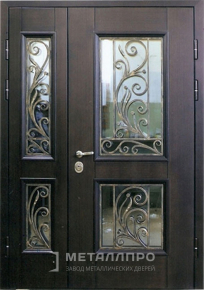 Дверь металлическая «Парадная дверь №56» с внешней стороны Массив дуба