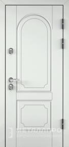 Дверь металлическая «Входная дверь для загородного дома с белым МДФ» с внешней стороны МДФ ПВХ