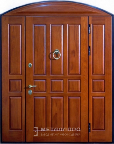 Фото внешней стороны двери «Парадная дверь №64» c отделкой Массив дуба