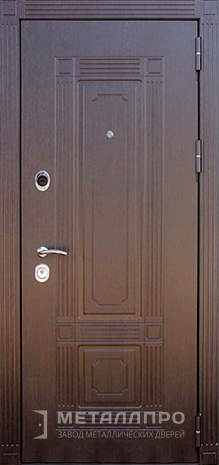 Фото внешней стороны двери «МДФ №7» c отделкой МДФ Шпон
