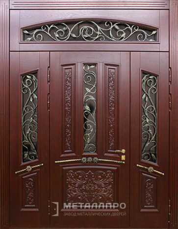 Фото внешней стороны двери «Парадная дверь №39» c отделкой Массив дуба