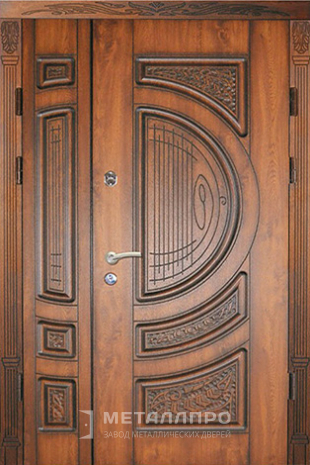 Фото внешней стороны двери «Парадная дверь №93» c отделкой Массив дуба