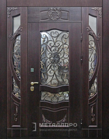 Фото внешней стороны двери «Парадная дверь №365» c отделкой Массив дуба