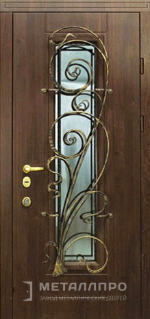 Фото внешней стороны двери «Уличная входная дверь с МДФ со стеклом и ковкой в частный дом» c отделкой МДФ ПВХ